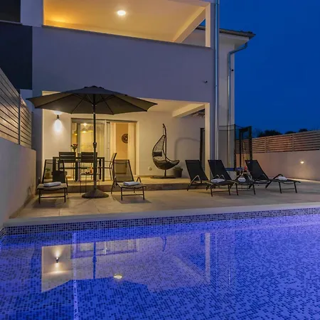 Ema Und Ana By Interhome Holiday home Pula