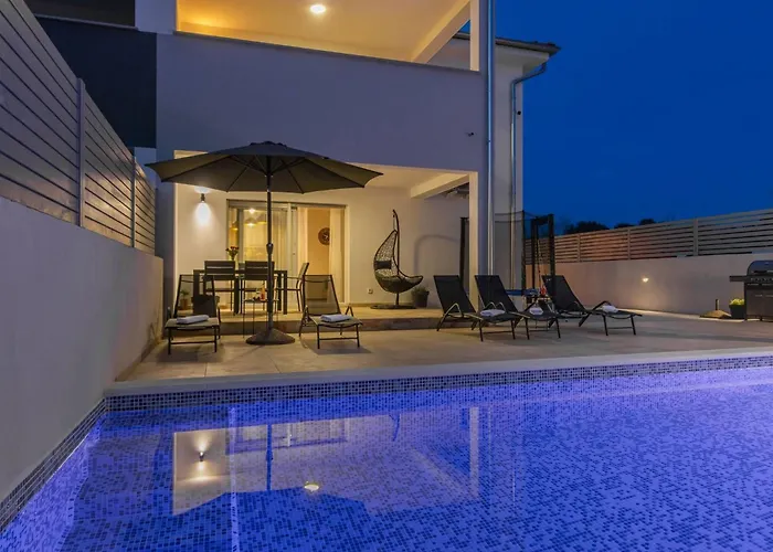 Ema Und Ana By Interhome Holiday home Pula