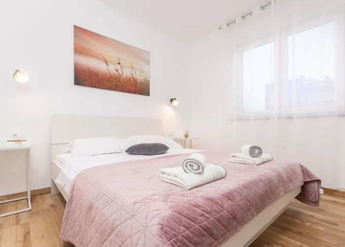 Holiday home Ema Und Ana By Interhome Pula