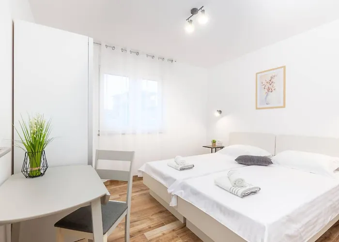 Holiday home Ema Und Ana By Interhome