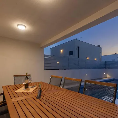 Vakantiehuis Ema Und Ana By Interhome