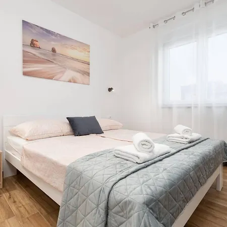 Holiday home Ema Und Ana By Interhome