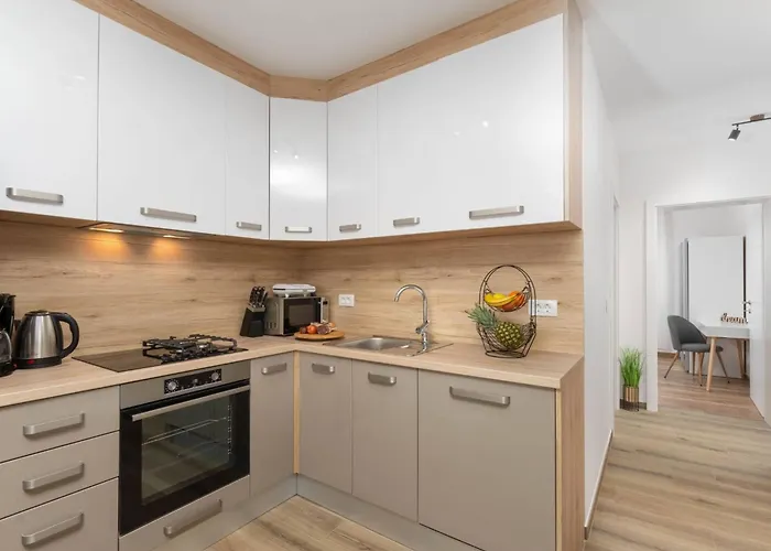 Ema Und Ana By Interhome Пула