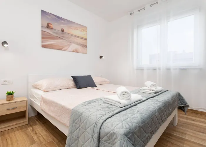 Holiday home Ema Und Ana By Interhome