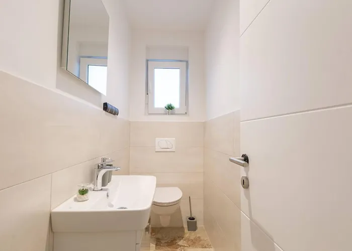 Ema Und Ana By Interhome Пула