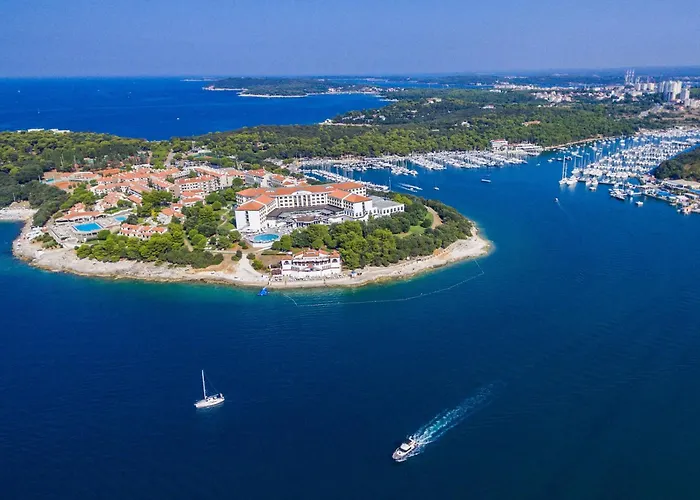 Ema Und Ana By Interhome Holiday home Pula